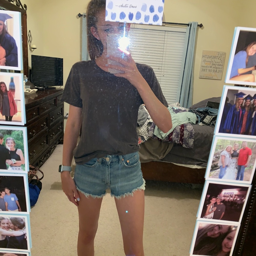 grey t-shirt